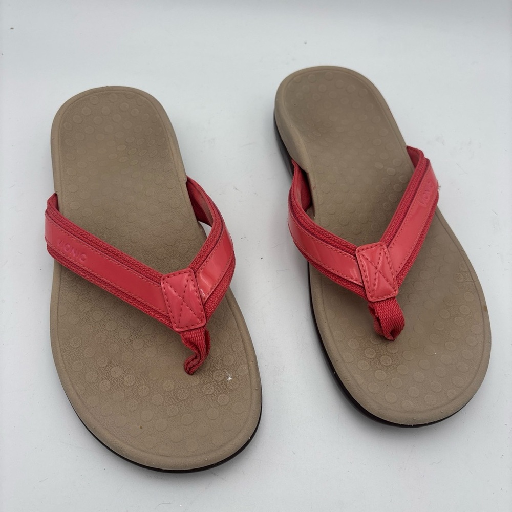 Vionic Coral and‎ Beige Sandals